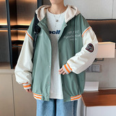 Ingyenes modell férfi tavaszi kabát kapucnival