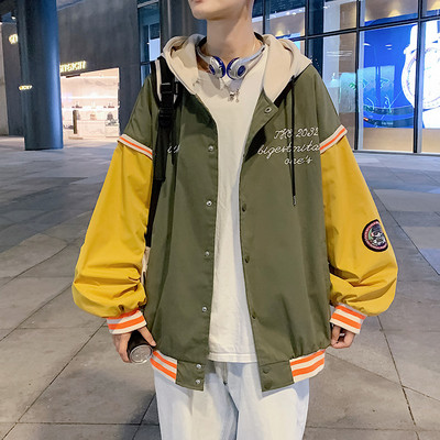 Ingyenes modell férfi tavaszi kabát kapucnival