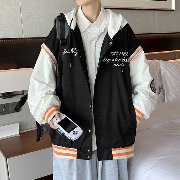 Ingyenes modell férfi tavaszi kabát kapucnival