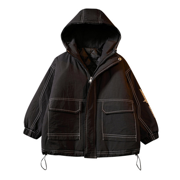 Gyerekkabát kapucnival és feliratokkal