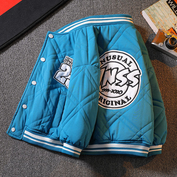 Téli gyerek dzseki hímzéssel és gombokkal fiúknak