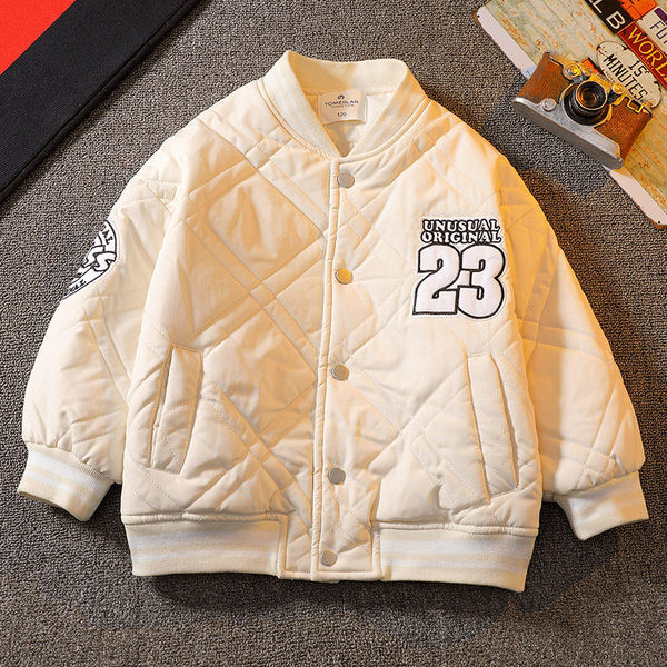 Téli gyerek dzseki hímzéssel és gombokkal fiúknak