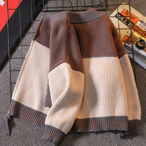 Dječja proljetna jakna s patentnim zatvaračem i džepovima u smeđoj boji