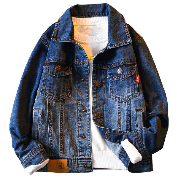 Modern farmerdzseki fiúknak gombokkal