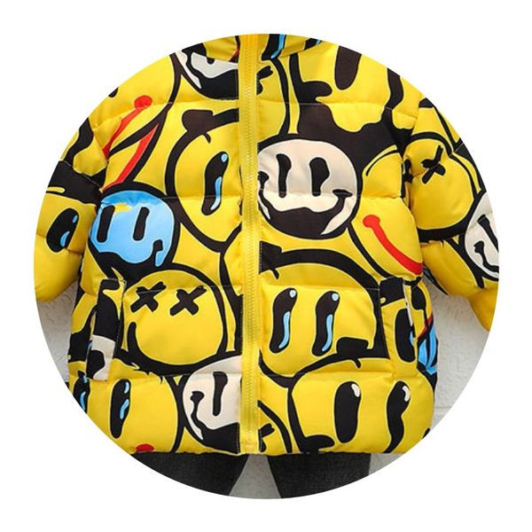 Gyermek téli kabát fiúknak rátéttel és cipzárral