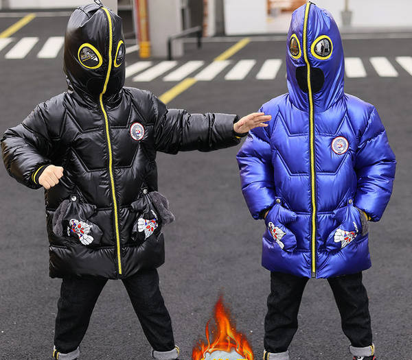 Gyermek téli kabát színes hímzéssel