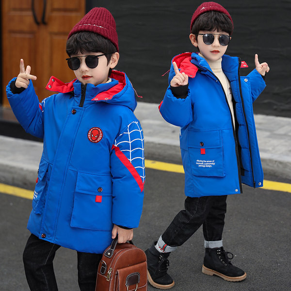 Moderna dječja jakna s aplikacijom i kapuljačom