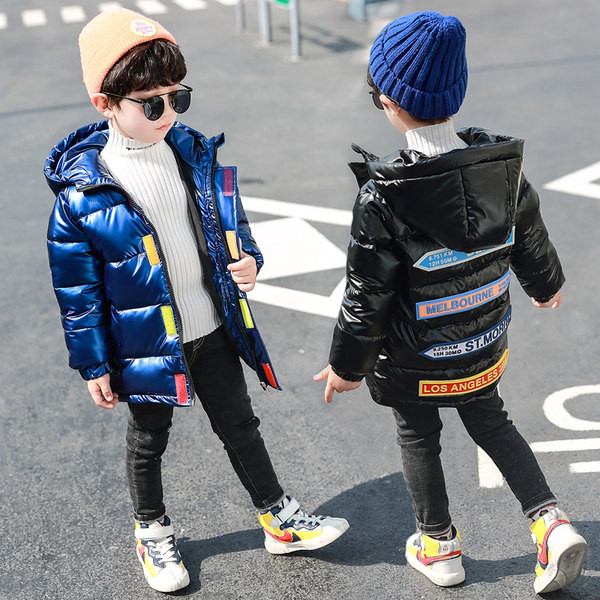 Gyermek téli kabát felirattal