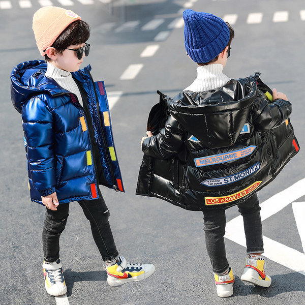 Gyermek téli kabát felirattal