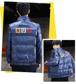 Gyermek téli kabát új modellje, hátoldalán mintával