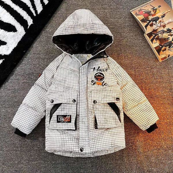 Gyermek kockás melegítő fiúknak kapucnival és zsebekkel