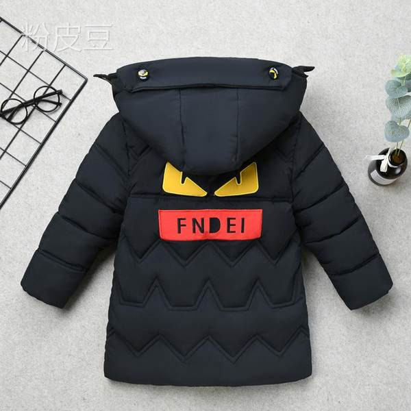 Taskute ja embleemidega laste talvejope