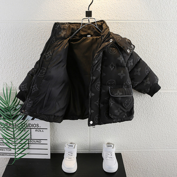 Μοντέρνο παιδικό μπουφάν με κουκούλα και τσέπες