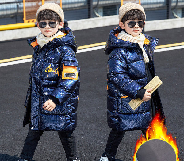 Νέο μοντέλο παιδικό μπουφάν για αγόρια με επιγραφή και κουκούλα