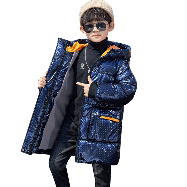 Νέο μοντέλο παιδικό μπουφάν για αγόρια με επιγραφή και κουκούλα