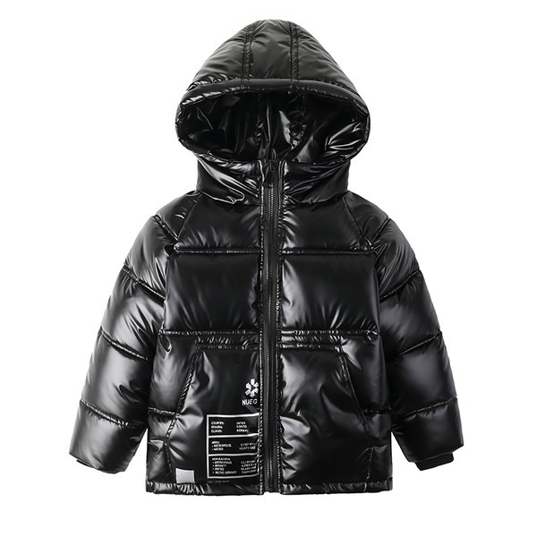 Szürke és fekete kapucnival ellátott téli gyerekkabát