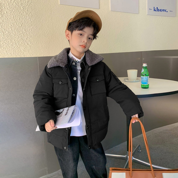 Téli gyerekkabát szürke és fekete gombokkal