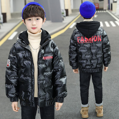 Téli rövid kabát fiúknak felirattal