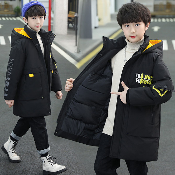 Gyermek hosszú kabát kapucnival és feliratokkal