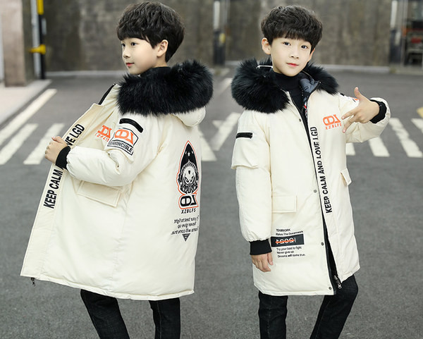 Uue mudeli kapuutsiga ja aplikatsiooniga laste talvejope