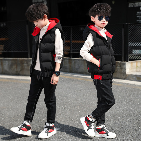 Jelenlegi gyerekmellény kapucnival kétféle kivitelben