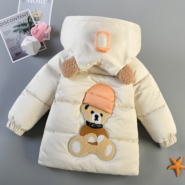 Gyermek téli kabát rátéttel és 3D elemmel