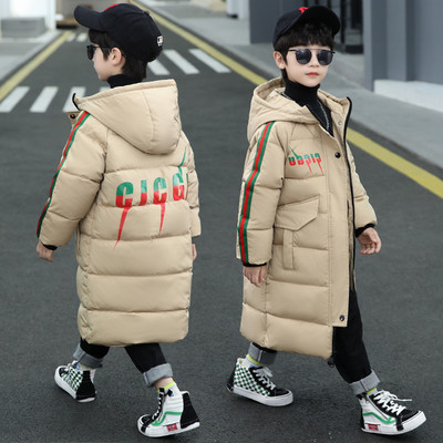 Gyermek hosszú kabát fiúknak kapucnival és felirattal