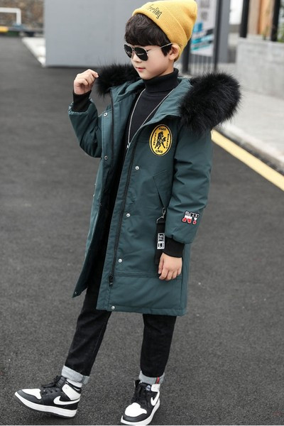 Gyermek hosszú télikabát fiúknak emblémával