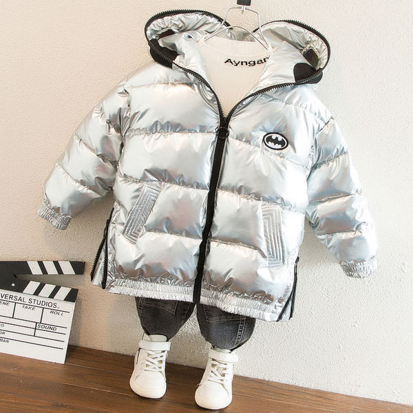 Modern téli gyerekkabát kapucnival fekete és ezüst színben