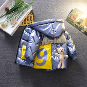 Moodne 3D elemendiga laste jope poistele