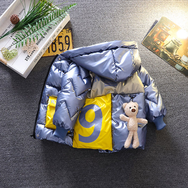 Moodne 3D elemendiga laste jope poistele