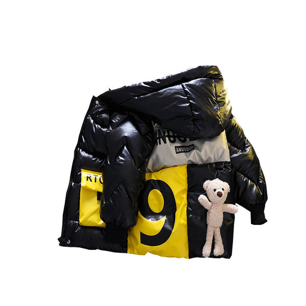 Moodne 3D elemendiga laste jope poistele