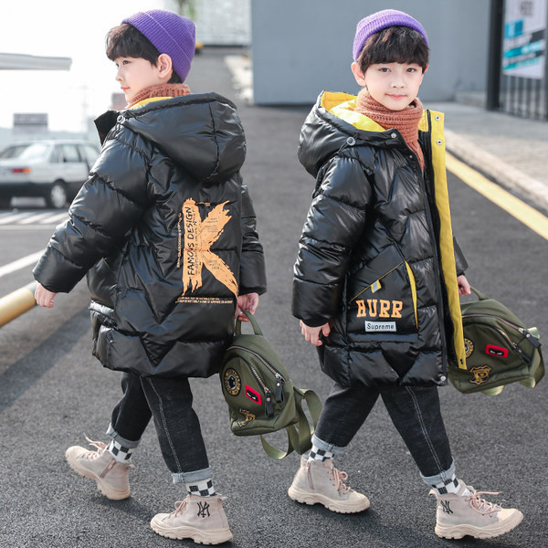 Gyermekkabát feliratokkal és kapucnival, három színben