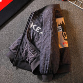 Gyermek kabát cipzárral és mintával