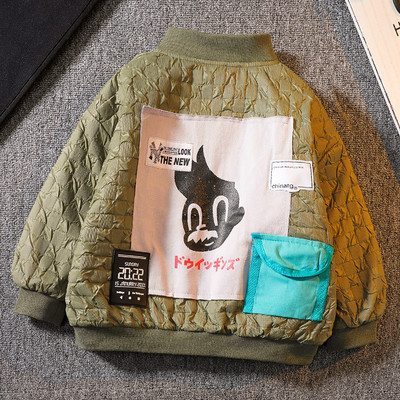 Gyermek kabát cipzárral és mintával