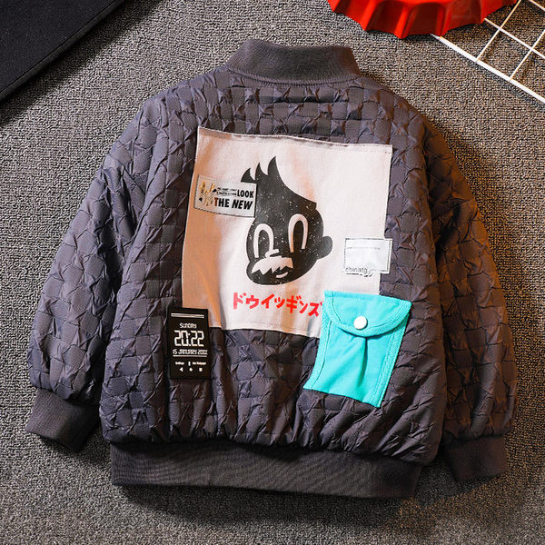 Gyermek kabát cipzárral és mintával