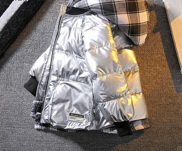 Gyerekkabát kockás kapucnival