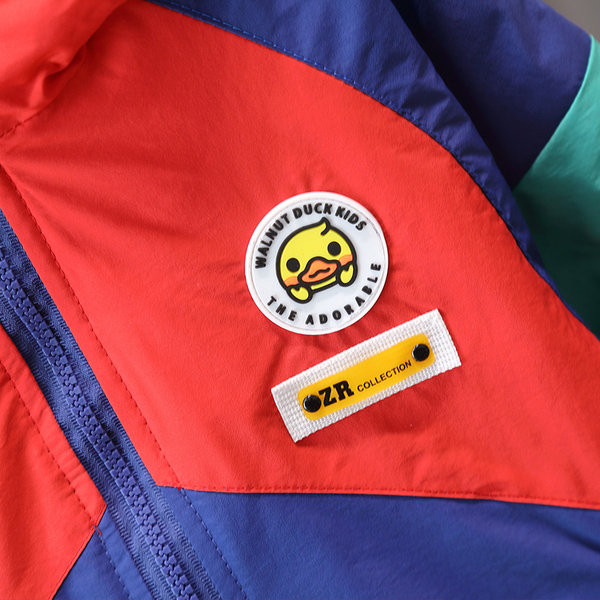 Gyermek téli kabát kapucnival és cipzárral kék színben