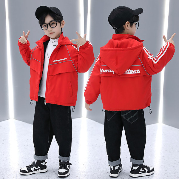 Gyerekkabát széles modell kapucnival