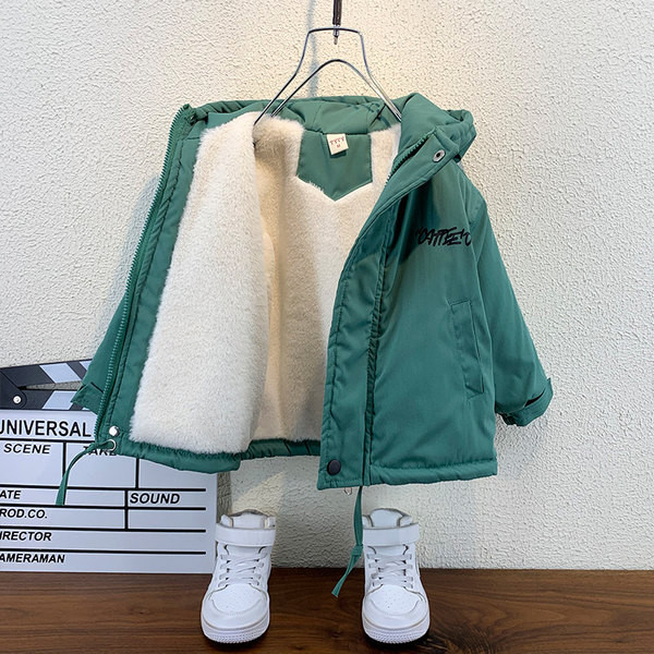 Gyermek kabát rátéttel és kapucnival - fiúknak