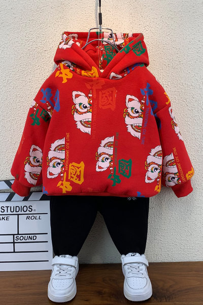 Bērnu jaka ar krāsainu aplikāciju un kapuci