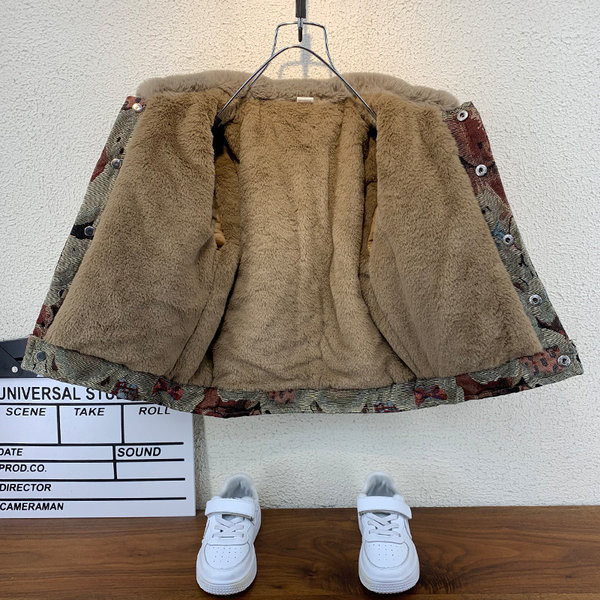 Színes gyerekkabát meleg béléssel