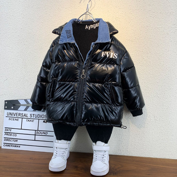 Meleg téli kabát fiúknak farmer darabokkal