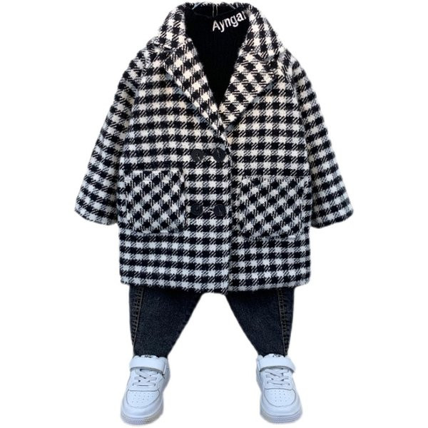 Tasku ja nööpidega laste kevad-sügismantel poistele