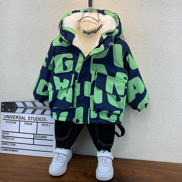 Színes gyerekkabát kapucnival és cipzárral fiúknak