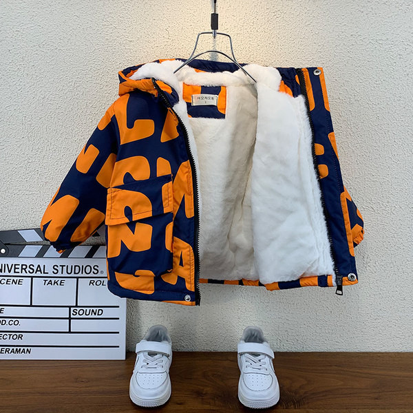 Színes gyerekkabát kapucnival és cipzárral fiúknak