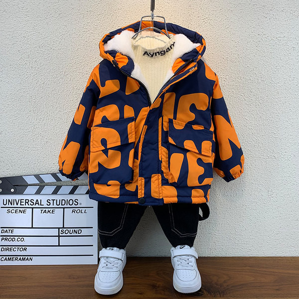 Színes gyerekkabát kapucnival és cipzárral fiúknak