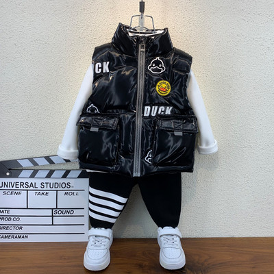 Meleg gyerekmellény nagy zsebekkel fiúknak