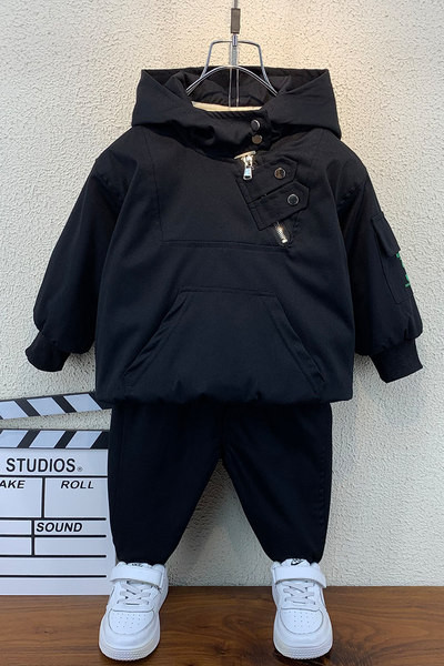 Gyerek kabát kapucnival fiúknak - fekete színű