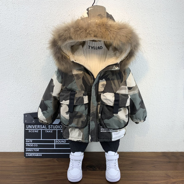 Gyermek terepszínű kabát kapucnival